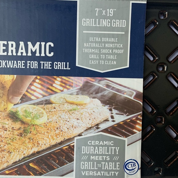 NWT Sur La Table Pro Ceramic Grilling Grid 7x19 - Picture 3 of 7